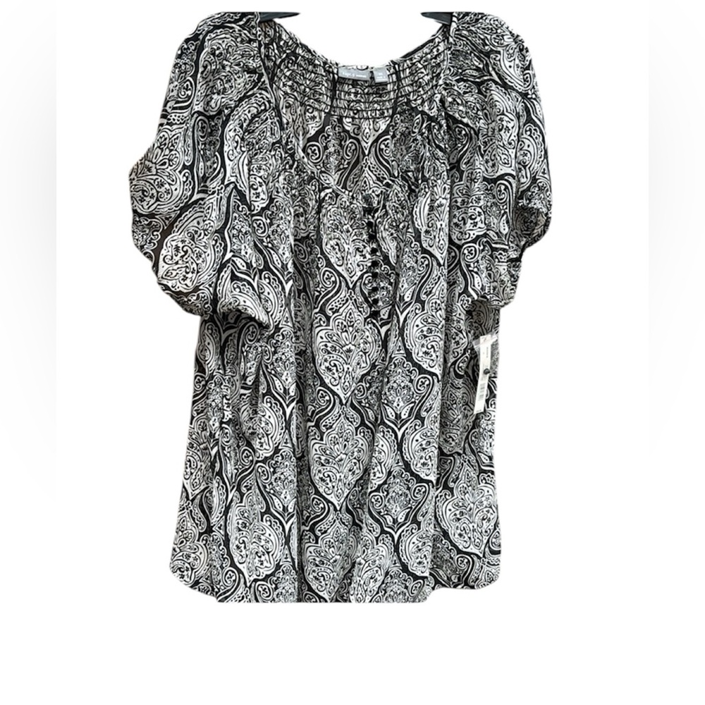 NWT Apt 9 patterned 3x top